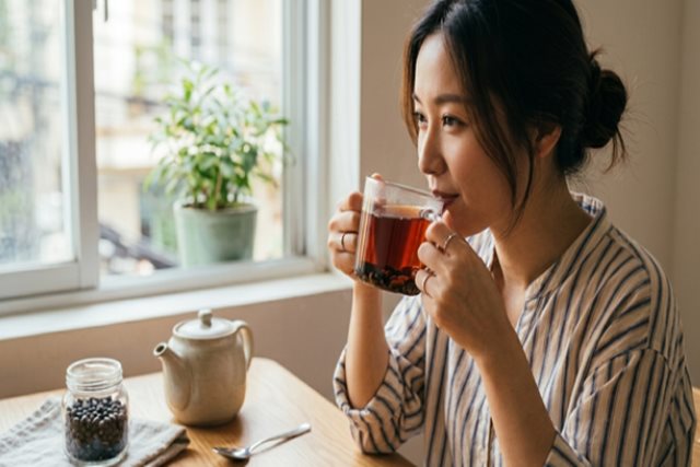 5 nhóm người không nên uống nước đậu đen rang